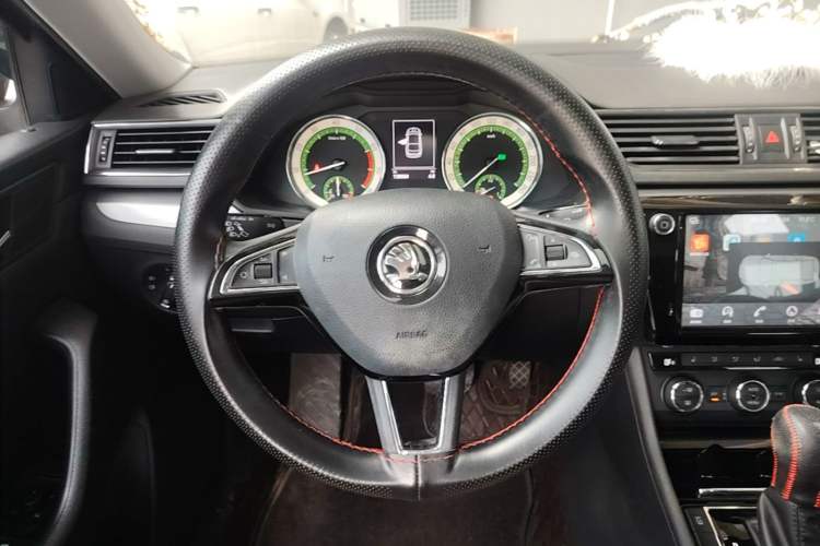 Used Skoda Superb 2018 TSI280 DSG Comfort Edition China V Standard Steering Wheel