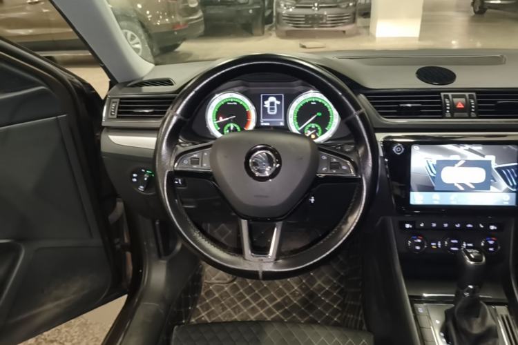 Used Skoda Superb 2018 TSI330 DSG Comfort Edition China V Standard Steering Wheel
