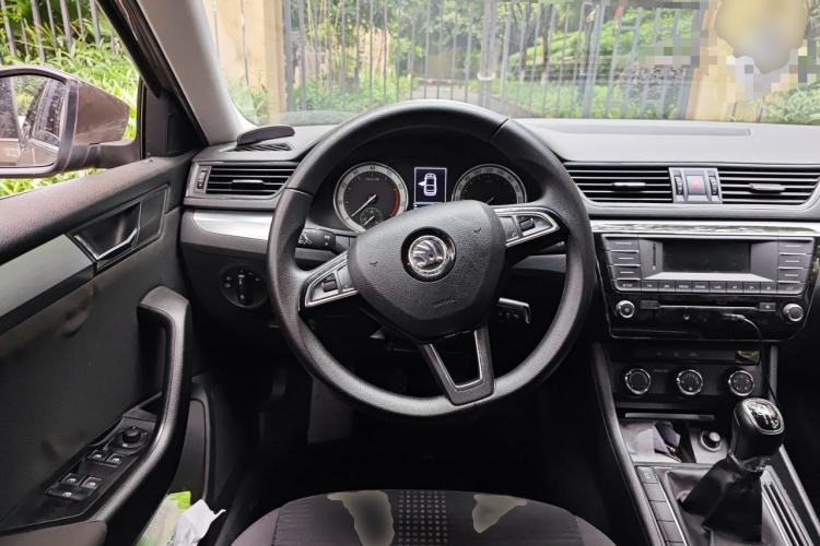 Used Skoda Superb 2018 TSI280 Manual Standard Edition China V Standards Steering Wheel