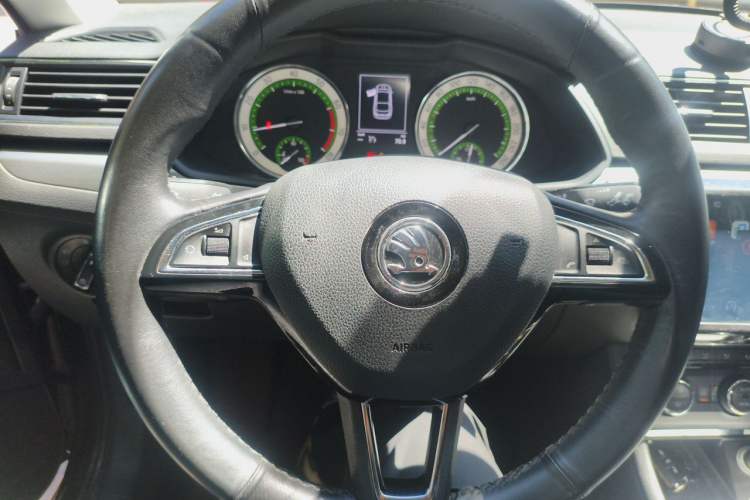 Used Skoda Superb 2018 TSI280 DSG Comfort Edition China V Standard Steering Wheel