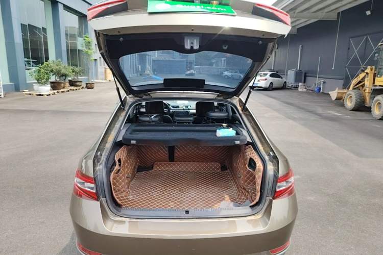 Used Skoda Superb 2018 TSI280 DSG Comfort Edition China V Standard Trunk