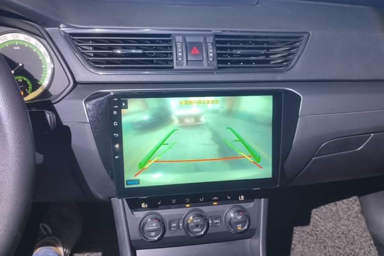 Used Skoda Superb 2018 TSI280 DSG Comfort Edition China V Standard Audio And AC Panel