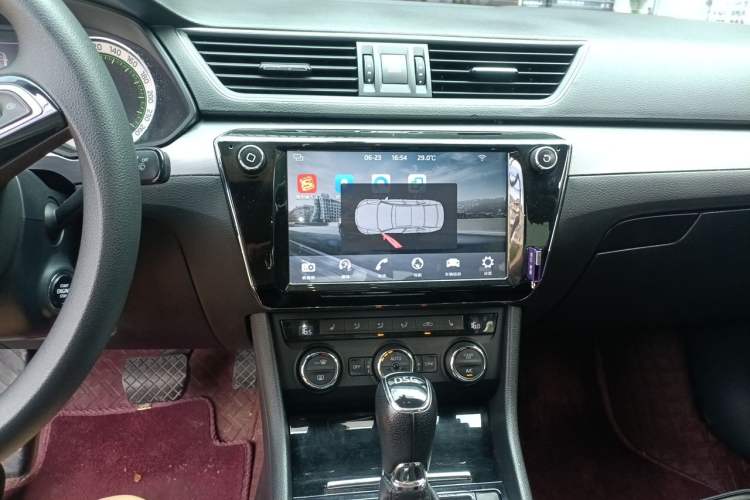Used Skoda Superb 2018 TSI330 DSG Comfort Edition China V Standard Audio And AC Panel