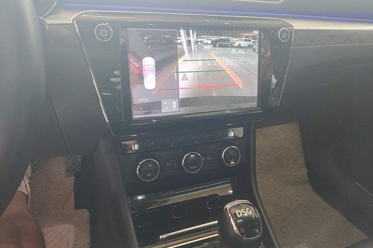 Used Skoda Superb 2018 TSI330 DSG Luxury Edition China V Standard Audio And AC Panel