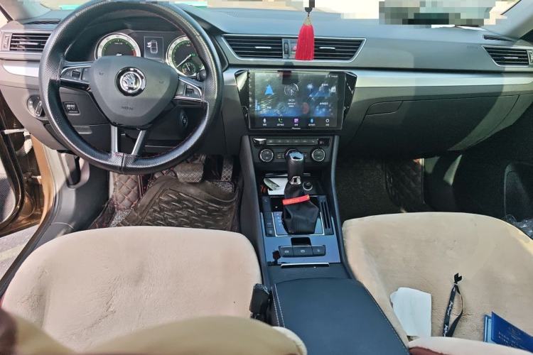Used Skoda Superb 2018 TSI330 DSG Comfort Edition China V Standard Center Console
