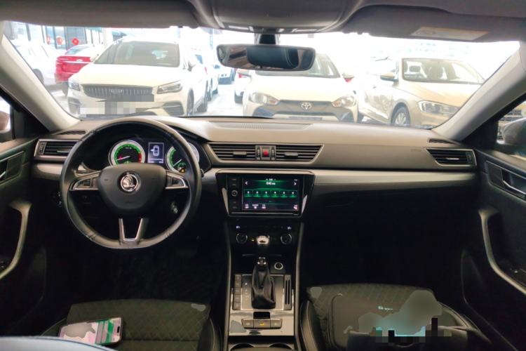 Used Skoda Superb 2018 TSI330 DSG Comfort Edition China VI Standard Center Console