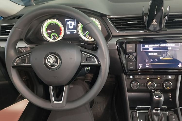 Used Skoda Superb 2018 TSI280 DSG Comfort Edition China V Standard Center Console