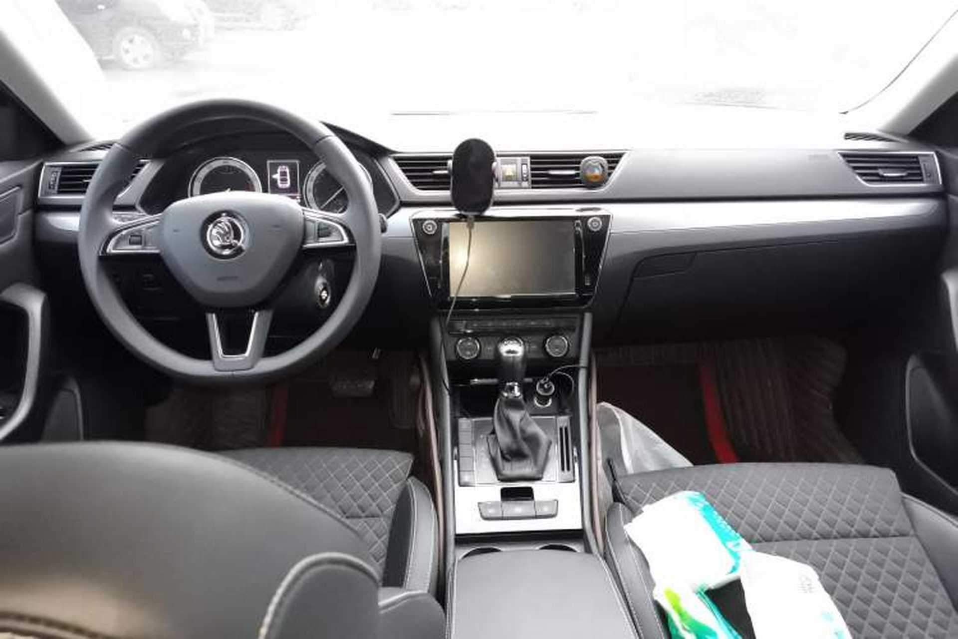 Used Skoda Superb 2018 TSI330 DSG Comfort Edition China V Standard Center Console