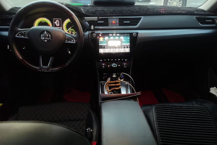 Used Skoda Superb 2018 TSI280 DSG Luxury Edition China V Standard Center Console