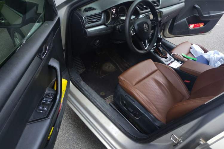 Used Skoda Superb 2018 TSI280 DSG Comfort Edition China V Standard Driver Seat