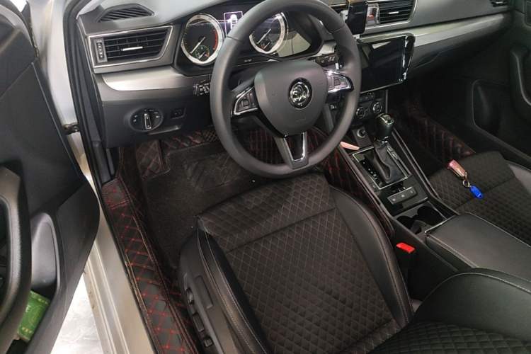 Used Skoda Superb 2018 TSI330 DSG Comfort Edition China V Standard Driver Seat