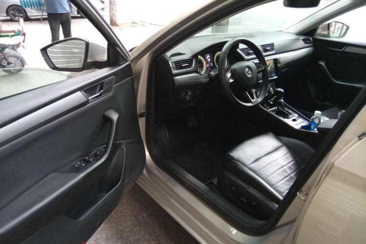 Used Skoda Superb 2018 TSI330 DSG Comfort Edition China V Standard Driver Seat