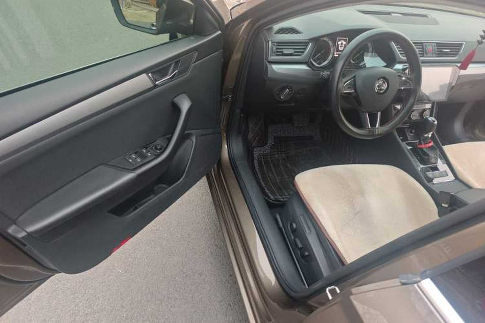 Used Skoda Superb 2018 TSI330 DSG Comfort Edition China V Standard Driver Seat