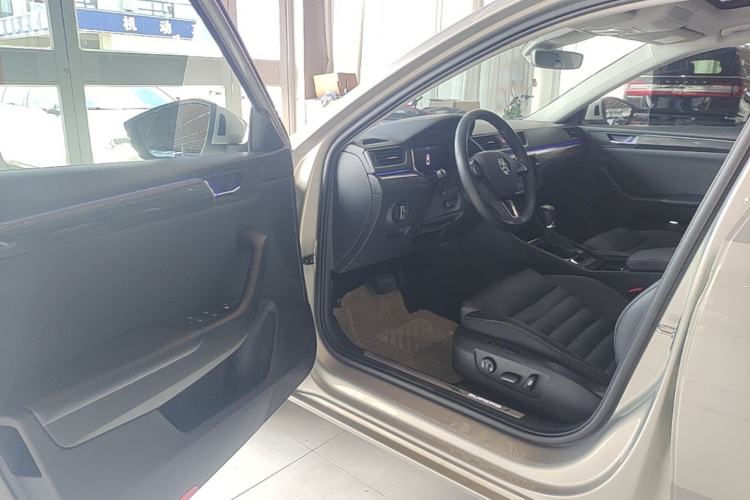 Used Skoda Superb 2018 TSI330 DSG Luxury Edition China V Standard Driver Seat