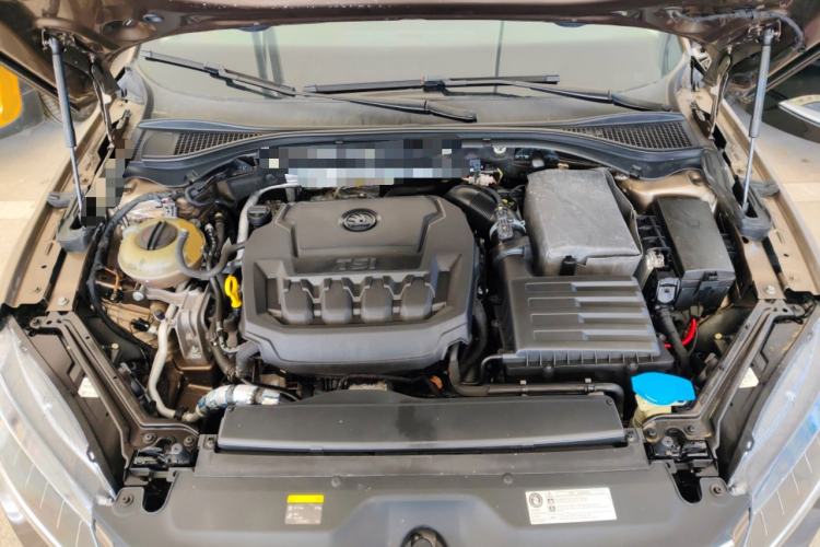 Used Skoda Superb 2018 TSI330 DSG Comfort Edition China VI Standard Engine Bay