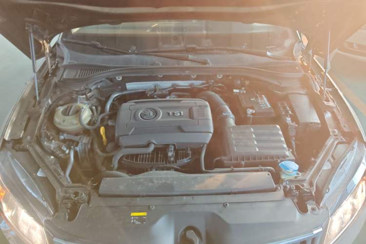 Used Skoda Superb 2018 TSI330 DSG Comfort Edition China V Standard Engine Bay