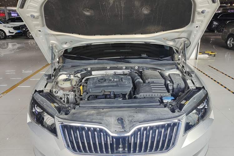 Used Skoda Superb 2018 TSI330 DSG Luxury Edition China V Standard Engine Bay