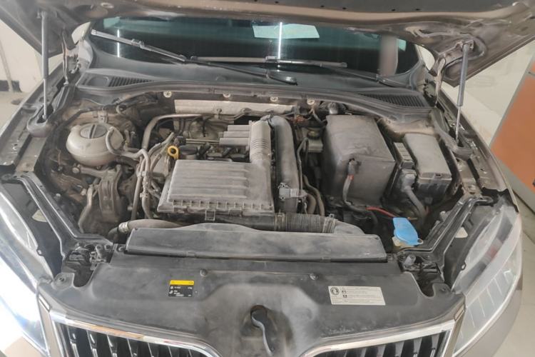 Used Skoda Superb 2018 TSI280 DSG Standard Edition China V Emission Standard Engine Bay