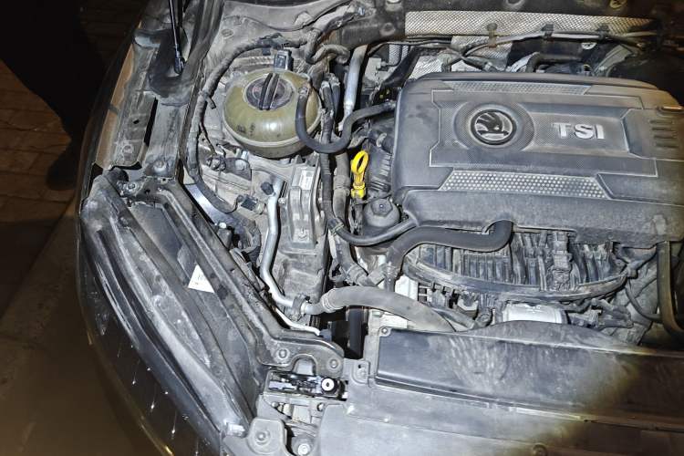 Used Skoda Superb 2018 TSI330 DSG Comfort Edition China V Standard Engine Bay Right