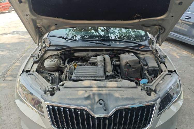 Used Skoda Superb 2018 TSI280 DSG Comfort Edition China V Standard Engine Bay