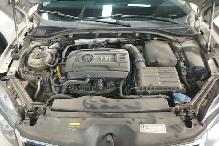 Used Skoda Superb 2018 TSI330 DSG Comfort Edition China V Standard Engine Bay