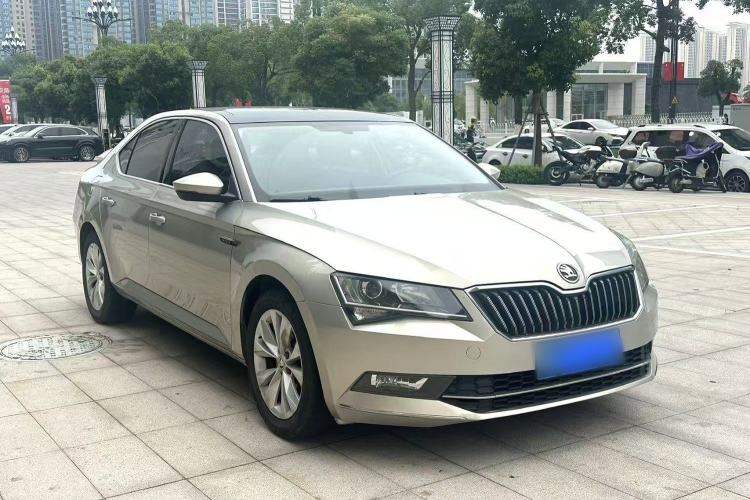 Used Skoda Superb 2018 TSI280 DSG Comfort Edition China V Standard Front Right 45 Deg
