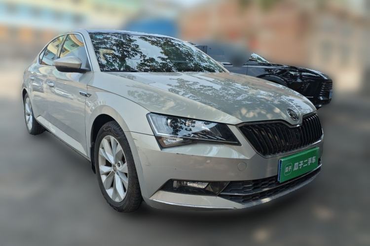 Used Skoda Superb 2018 TSI280 DSG Comfort Edition China V Standard Front Right 45 Deg