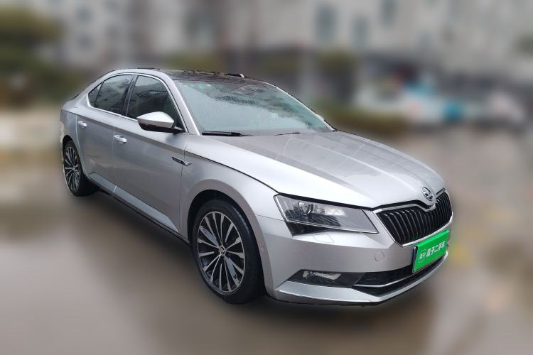 Used Skoda Superb 2018 TSI330 DSG Luxury Edition China V Standard Front Right 45 Deg