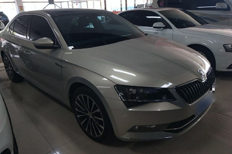 Used Skoda Superb 2018 TSI330 DSG Comfort Edition China V Standard Front Right 45 Deg