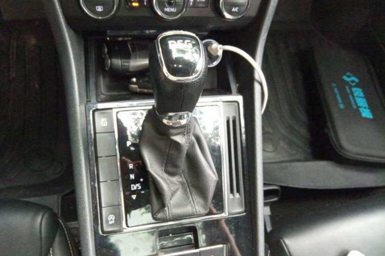 Used Skoda Superb 2018 TSI330 DSG Comfort Edition China V Standard Gear Lever