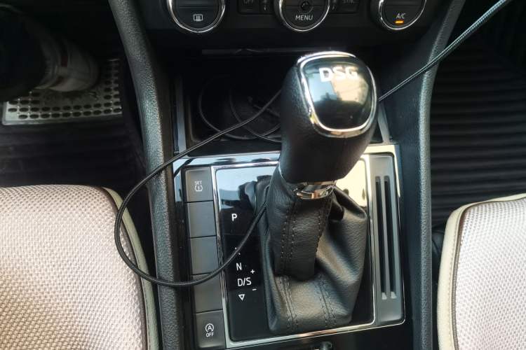Used Skoda Superb 2018 TSI280 DSG Comfort Edition China V Standard Gear Lever