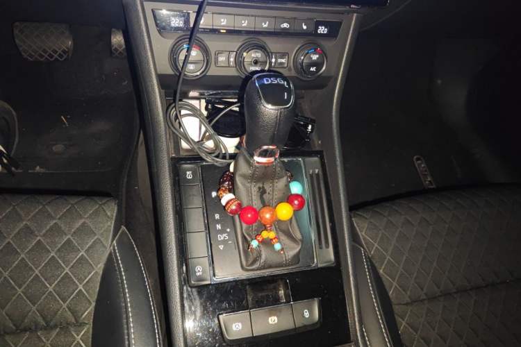 Used Skoda Superb 2018 TSI280 DSG Comfort Edition China V Standard Gear Lever