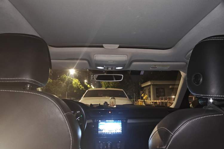 Used Skoda Superb 2018 TSI330 DSG Comfort Edition China V Standard Headliner