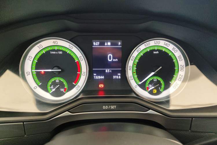 Used Skoda Superb 2018 TSI330 DSG Comfort Edition China VI Standard Instrument Cluster