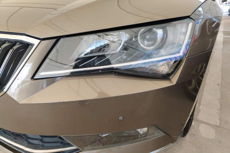 Used Skoda Superb 2018 TSI330 DSG Comfort Edition China VI Standard Left Front Headlight