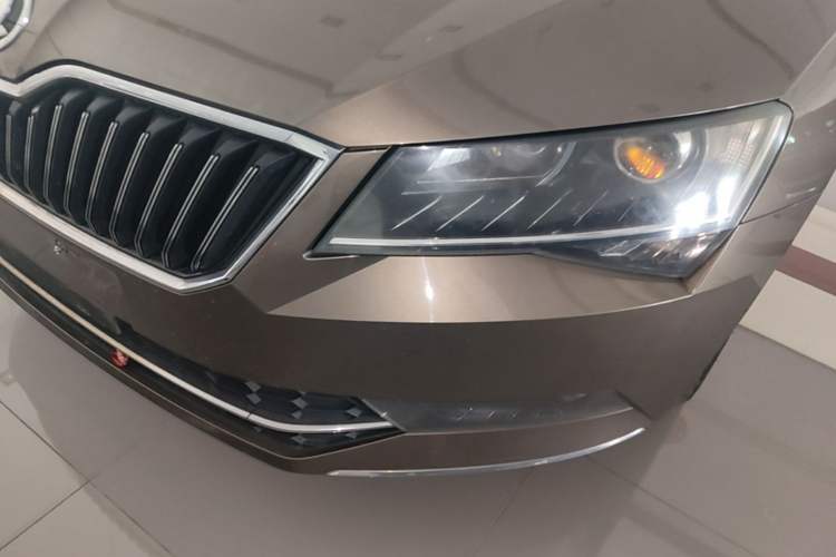 Used Skoda Superb 2018 TSI280 DSG Comfort Edition China V Standard Left Front Headlight
