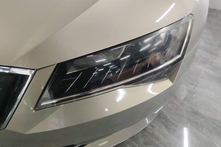 Used Skoda Superb 2018 TSI330 DSG Comfort Edition China V Standard Left Front Headlight