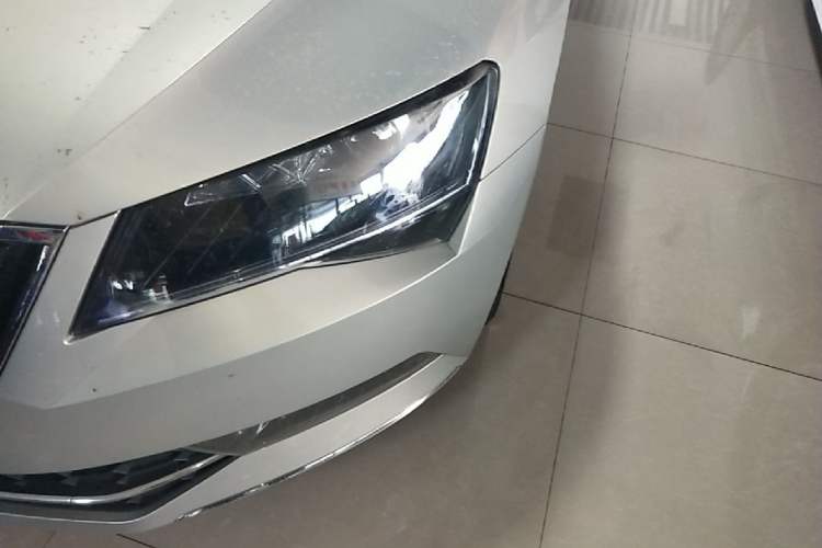 Used Skoda Superb 2018 TSI330 DSG Comfort Edition China V Standard Left Front Headlight