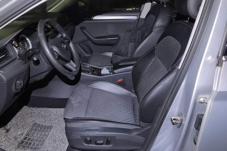 Used Skoda Superb 2018 TSI280 DSG Comfort Edition China V Standard Left Front Seat