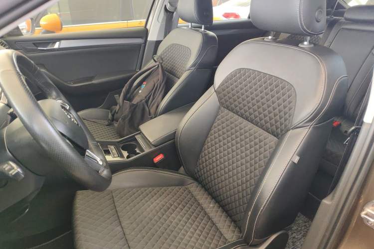 Used Skoda Superb 2018 TSI330 DSG Comfort Edition China VI Standard Left Front Seat