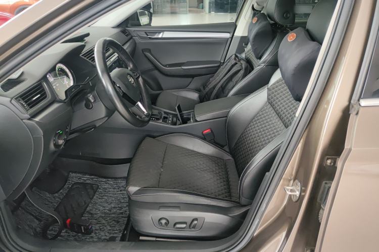 Used Skoda Superb 2018 TSI330 DSG Comfort Edition China VI Standard Left Front Seat