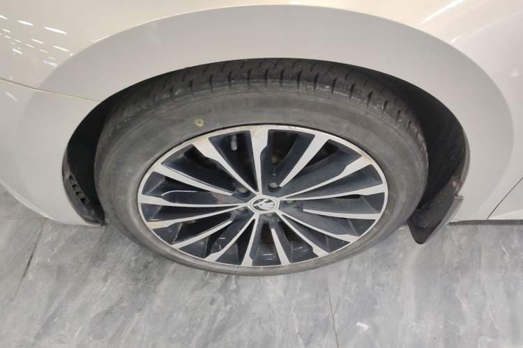 Used Skoda Superb 2018 TSI330 DSG Comfort Edition China V Standard Left Front Wheel Hub