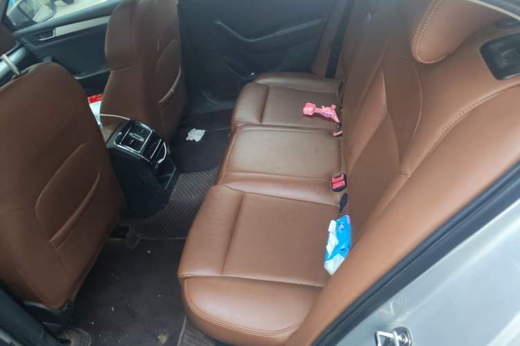Used Skoda Superb 2018 TSI280 DSG Comfort Edition China V Standard Left Rear Seat