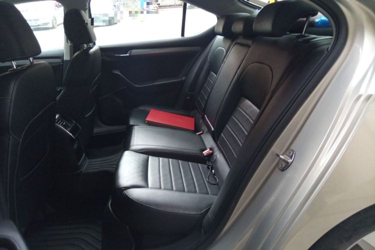 Used Skoda Superb 2018 TSI330 DSG Comfort Edition China V Standard Left Rear Seat