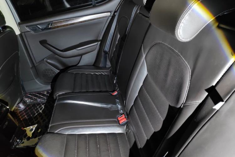 Used Skoda Superb 2018 TSI380 DSG Flagship Edition China V Standard Left Rear Seat