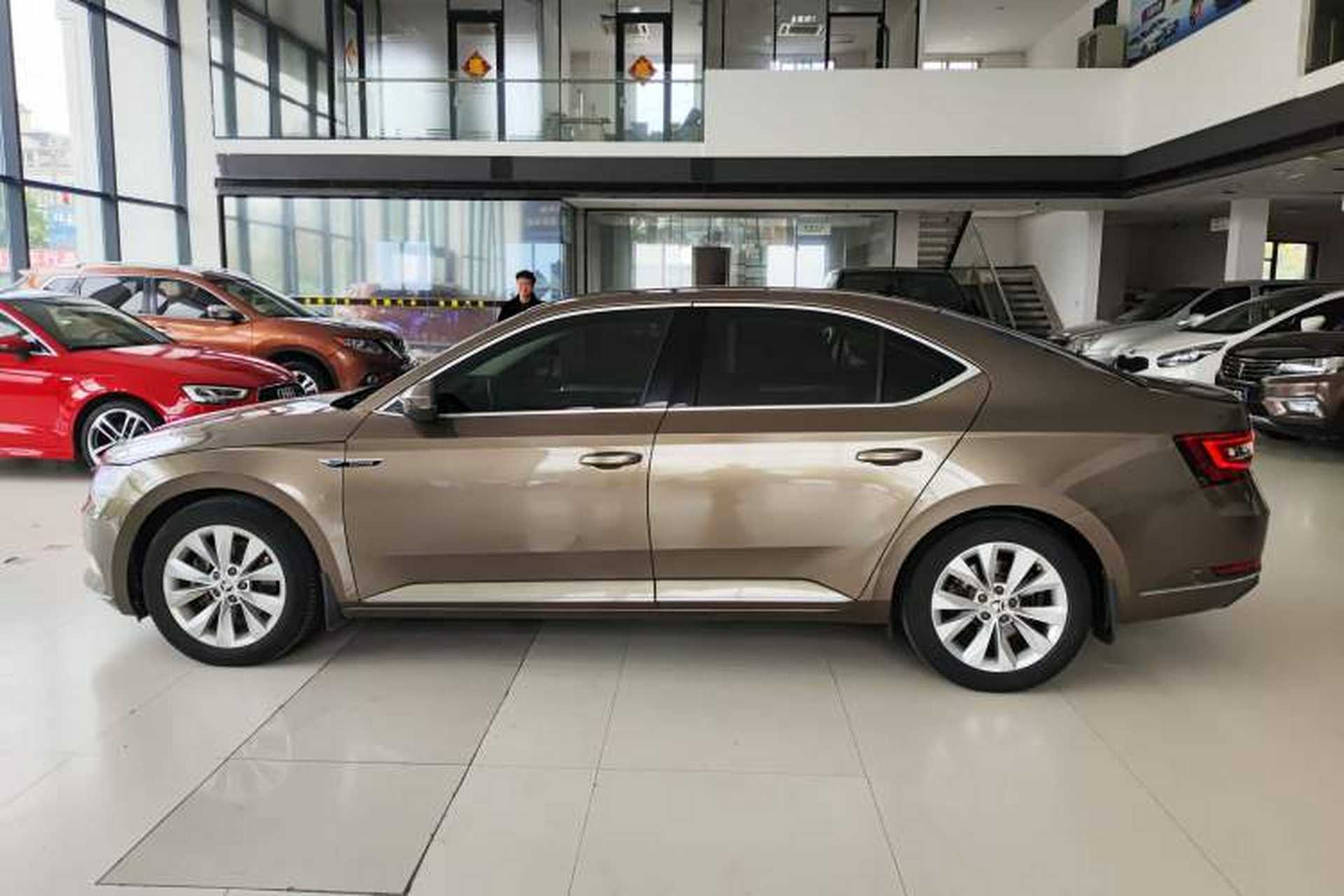 Used Skoda Superb 2018 TSI330 DSG Comfort Edition China VI Standard Left Side