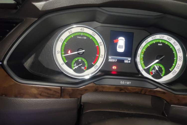 Used Skoda Superb 2018 TSI380 DSG Flagship Edition China V Standard Odometer Close Up