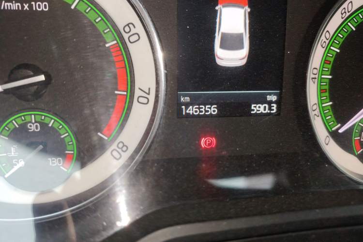Used Skoda Superb 2018 TSI330 DSG Luxury Edition China V Standard Odometer Close Up