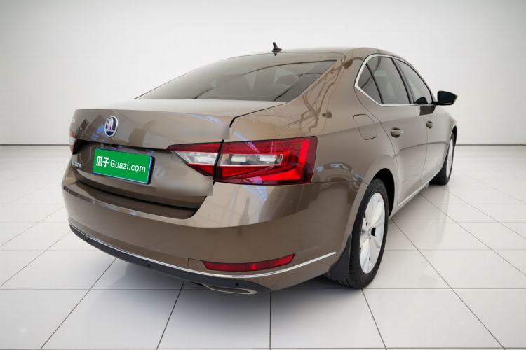 Used Skoda Superb 2018 TSI330 DSG Comfort Edition China VI Standard Rear Right 45 Deg