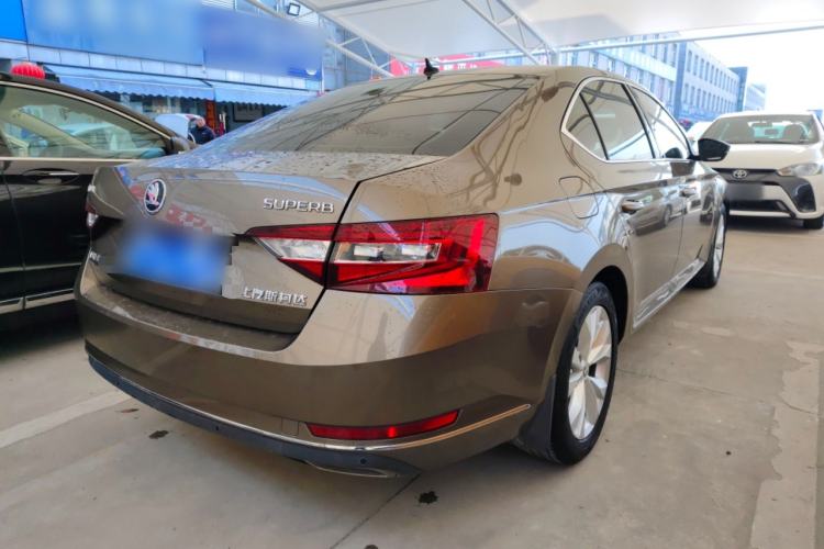 Used Skoda Superb 2018 TSI330 DSG Comfort Edition China VI Standard Rear Right 45 Deg